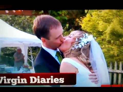 Најнесмасниот бакнеж до сега! Невестава ќе го изедеше младоженецот! :)
