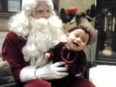 Бебе и неговата прва средба со Дедо Мраз! :)))
