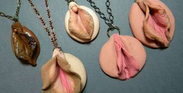 vagina-necklace