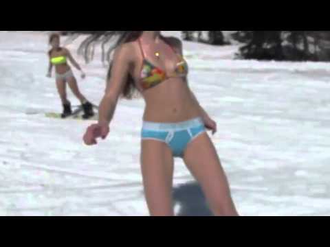 Видео: Во мода е скијање во бикини  :)))