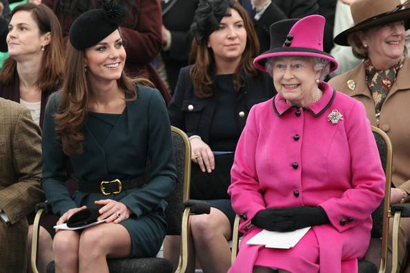 Kate+Middleton+Queen+Elizabeth+II+Queen+Elizabeth+mQAMEkCZamhl