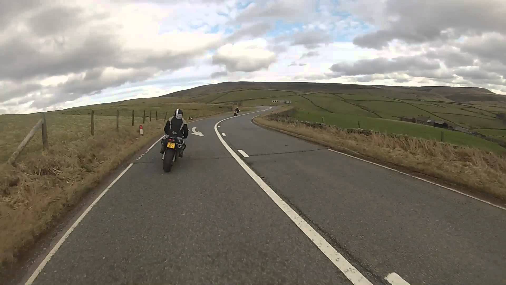 Видеото на моторџијата што го шокираше целиот свет: Господ ме спаси од сигурна смрт!