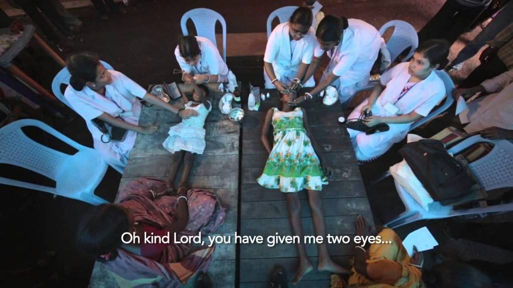 Две слепи сестрички за прв пат го гледаат светот