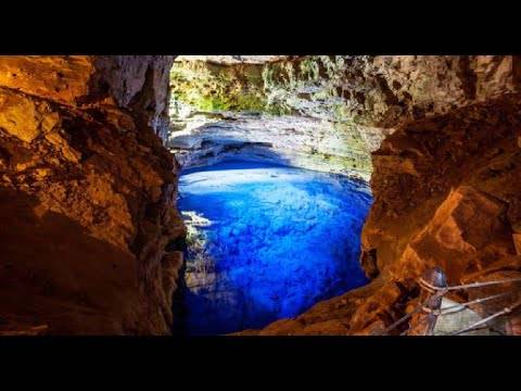 Ова уникатно пештерско езерце е толку бистро што е невидливо