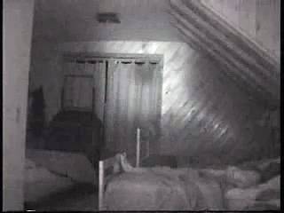 Хорор во детска соба: Поставиле камера каде што им спијат децата и доживеле вистински ШОК!