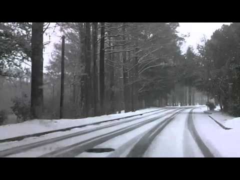 Еве како да возите по снег и мраз!