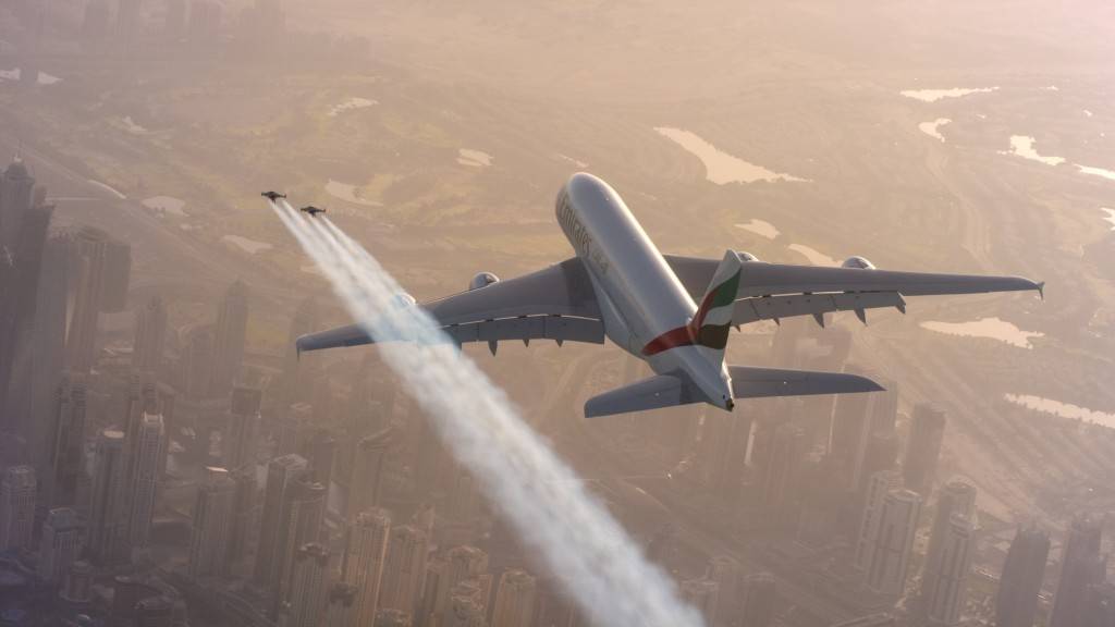 Летале со авион над Дубаи, а потоа погледнале низ прозор… Неверојатно!