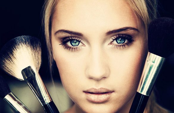 girl-with-makeup-tools