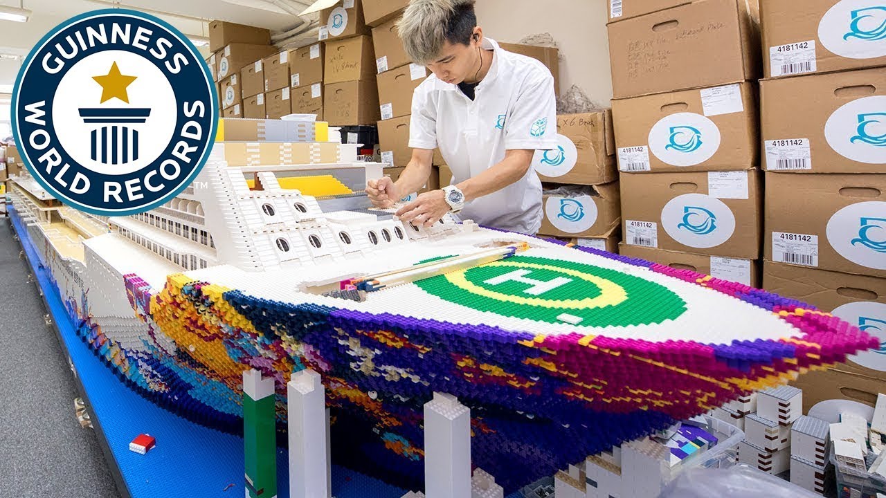 Oва е најголемиот брод направен од LEGO коцки и изгледа неверојатно