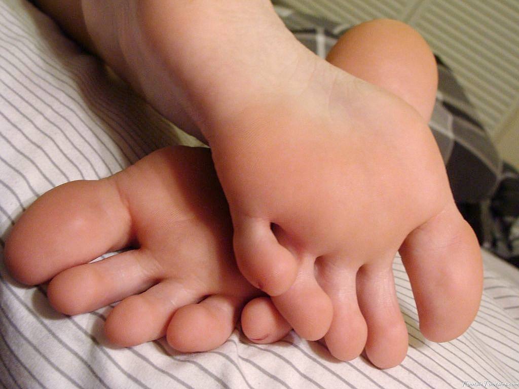Woman_soles(feet)