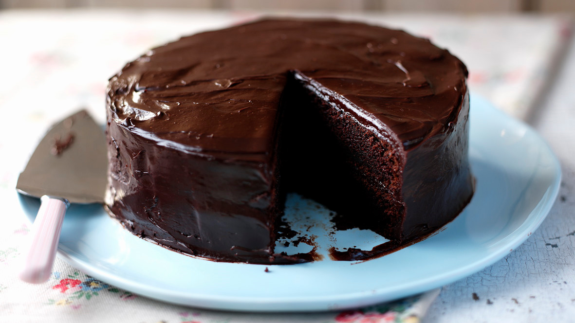 easy_chocolate_cake_31070_16x9.jpg