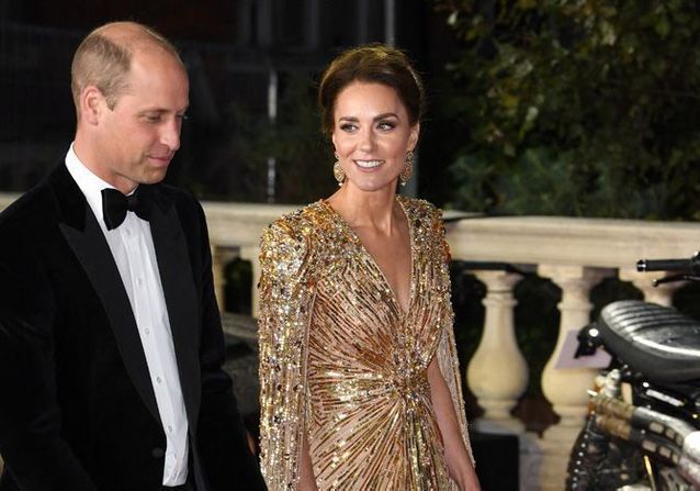 Mourir-peut-attendre-Kate-Middleton-illumine-le-tapis-rouge-du-nouveau-James-Bond