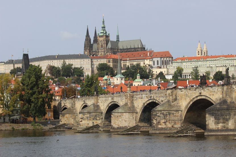 prag-2-830x0