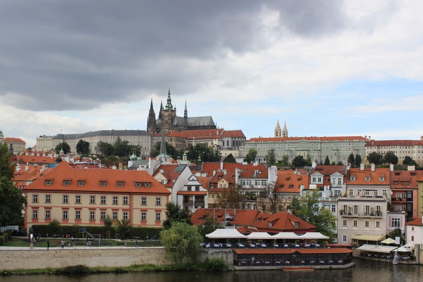 prag-830x0