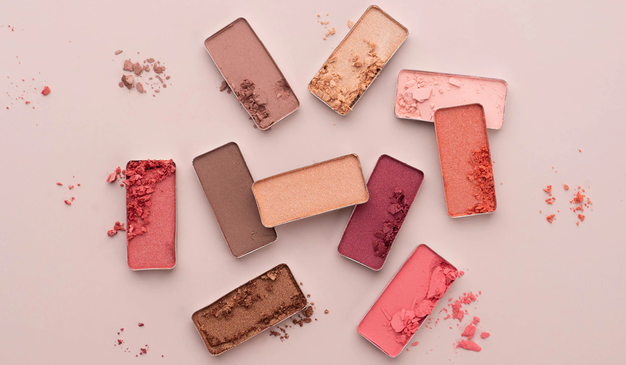 How-to-fix-your-broken-makeup-palette_mobilehome