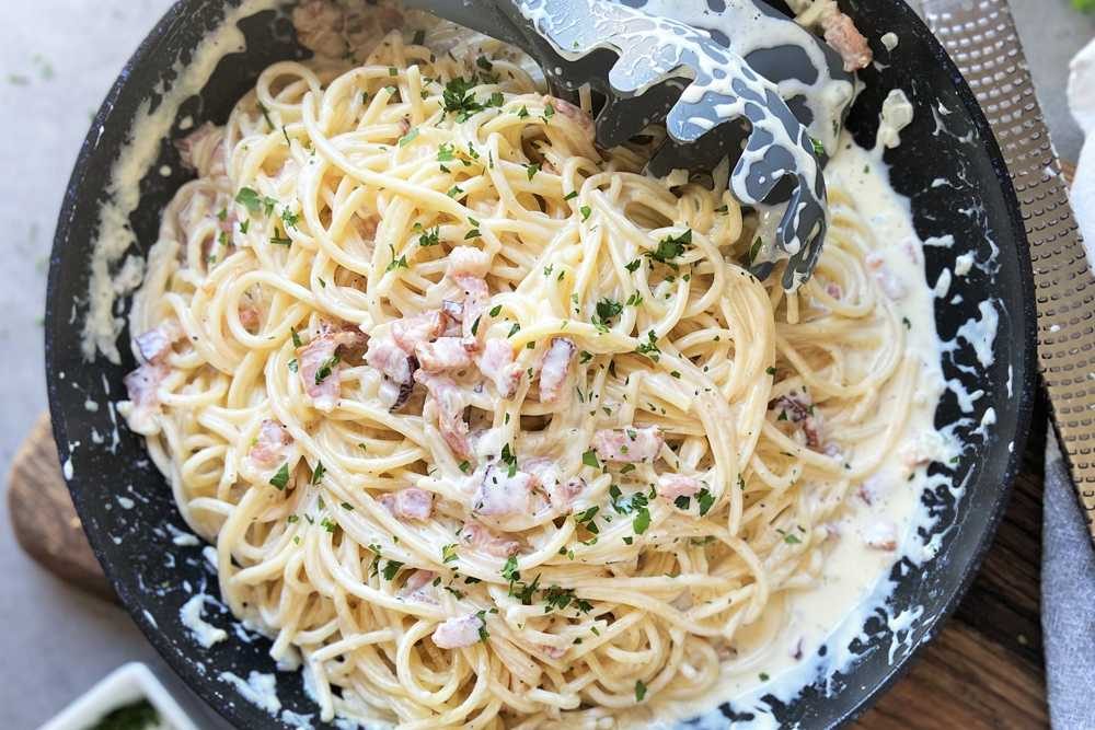 Bacon-cream-sauce-pasta