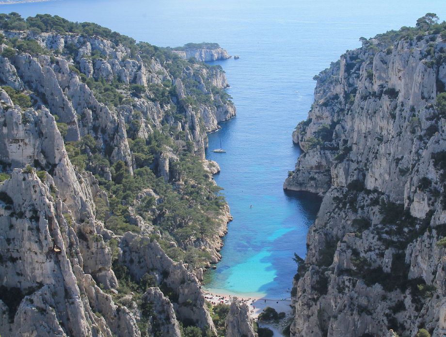 62127601-calanque-denvau