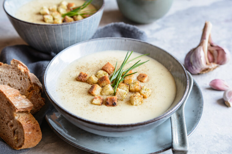 Easy,To,Make,Creamy,Garlic,Soup,Topped,With,Croutons,And