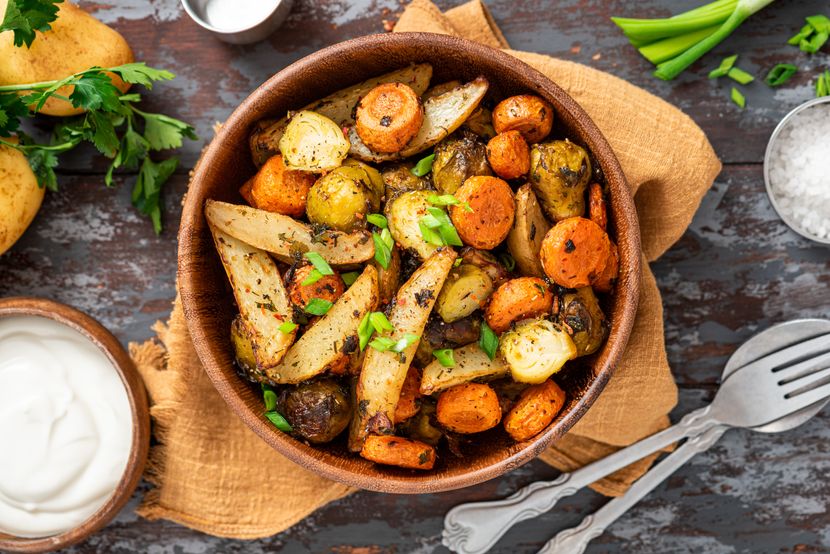 Печени компири со зеленчук