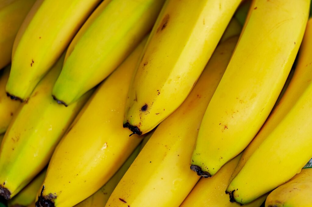 1726238426-bananas-3474872_1280-1024x682