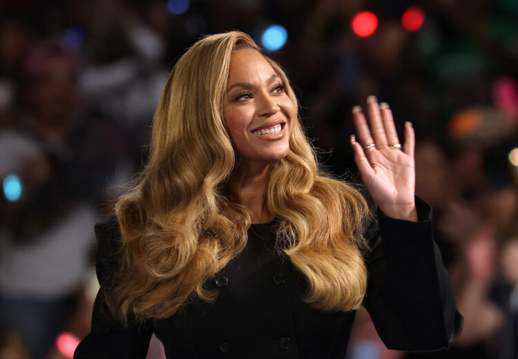 Beyonce to headline halftime during NFL Christmas game