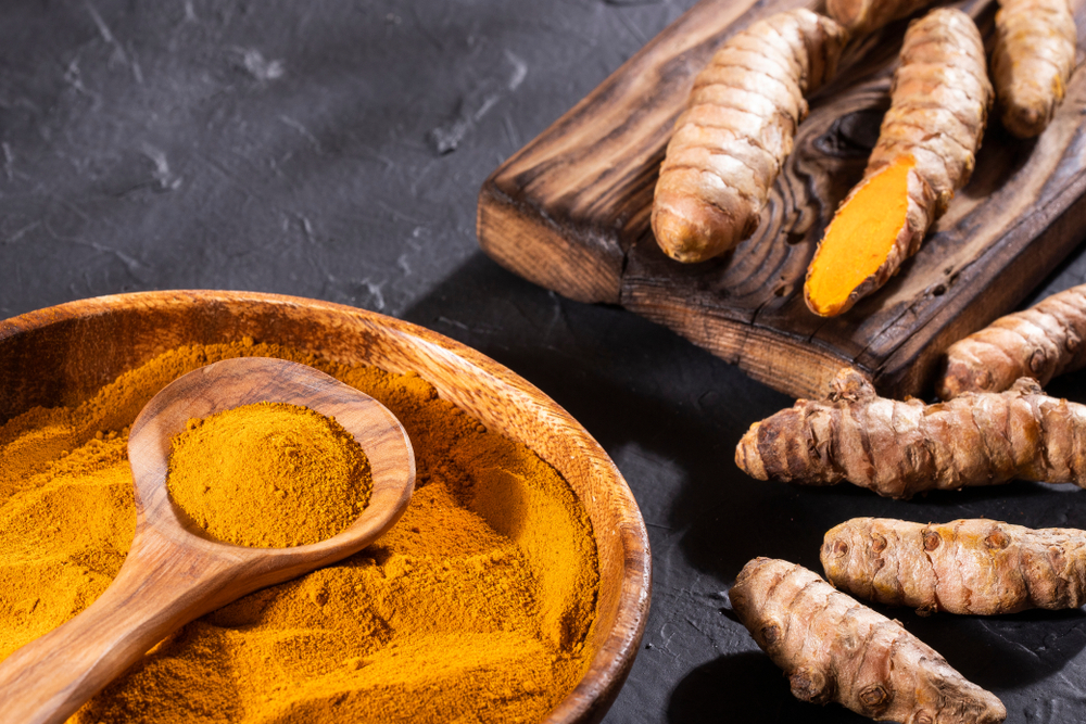 Roots,And,Turmeric,Powder,-,Curcuma,Longa.