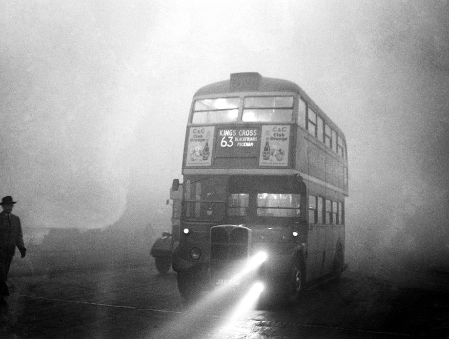 62966740-veliki-smog-u-londonu-1952.jpg