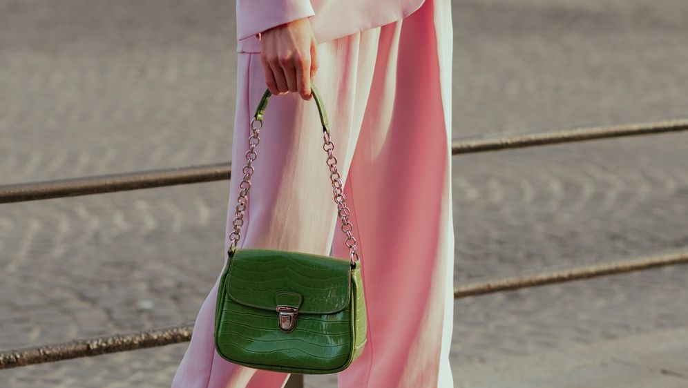 63152761-dimije-ili-harem-hlace-vracaju-se-u-modu (1)