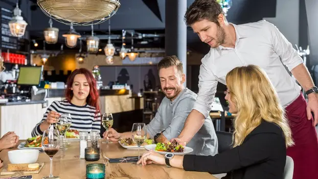 Луѓето се откажуваат од скапи навики