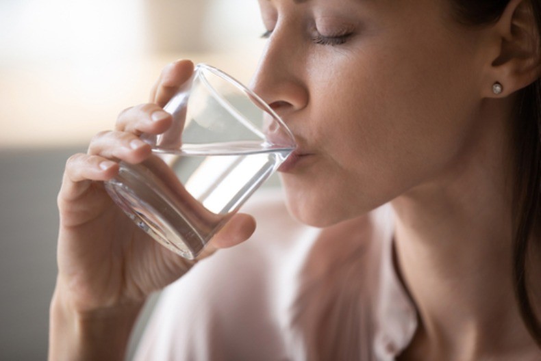 Чаша топла вода за подобар метаболизам