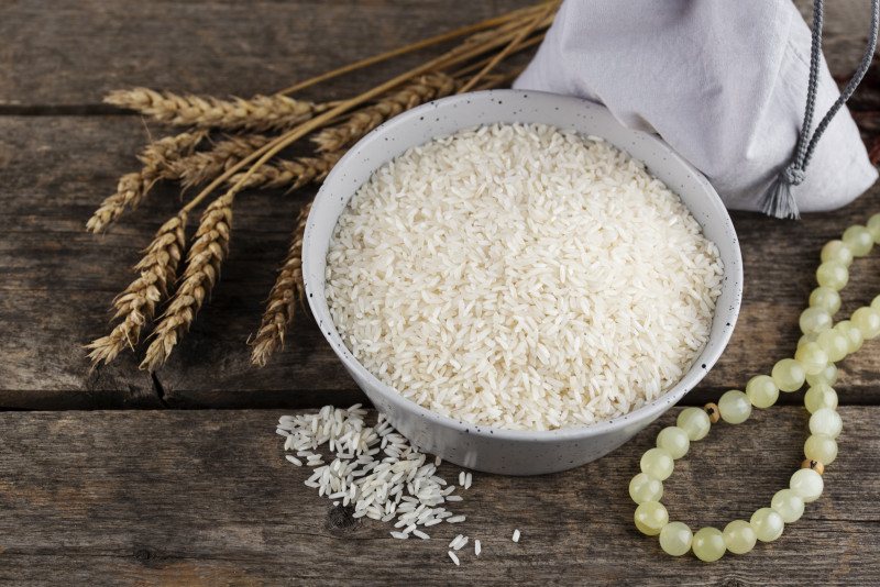 zakat-still-life-with-rice-grains-high-angle.jpg