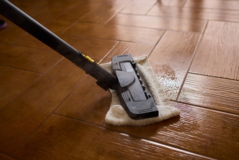 Моќна мешавина за дрвени подови