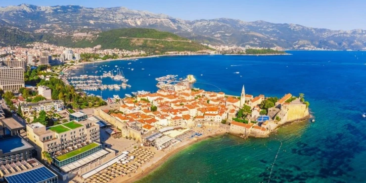 1350874_shutterstock-2476586451_m (1)