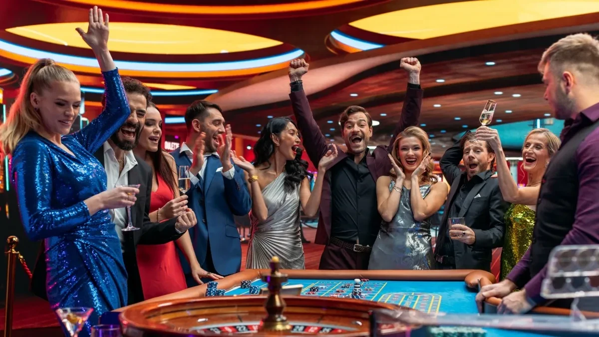 999941_ljudi-shutterstock-2410941075_orig