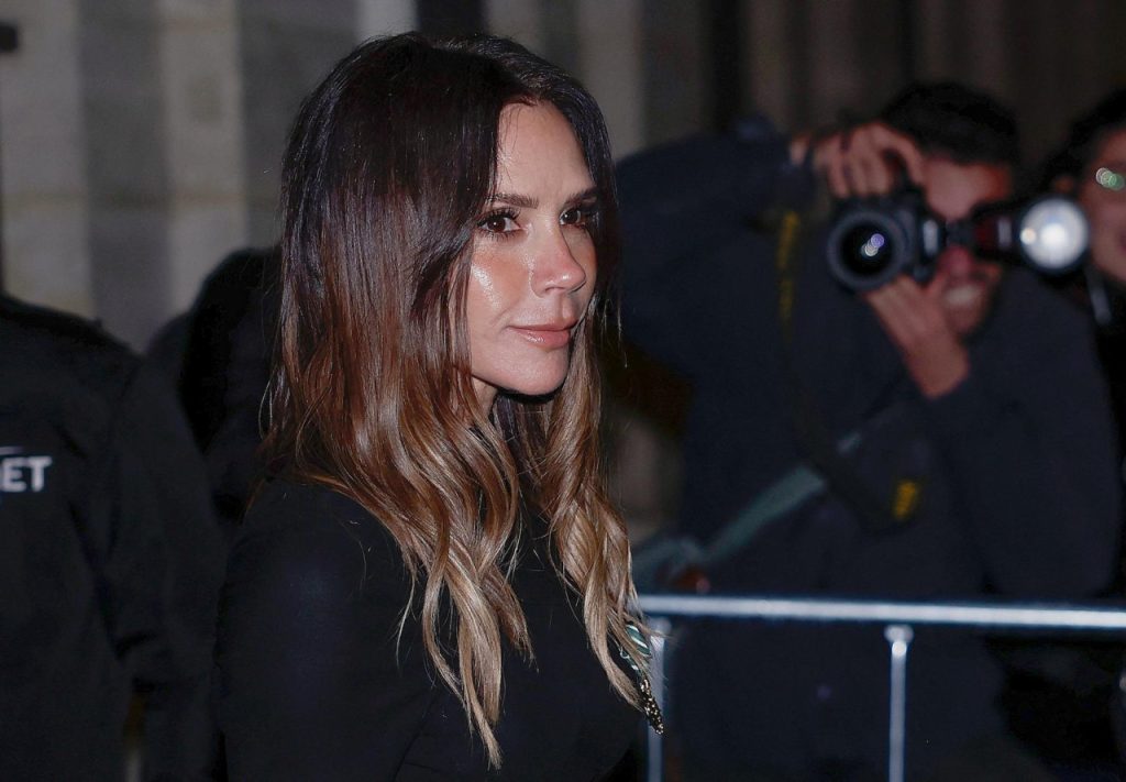 Викторија Бекам го прослави својот 52-ри роденден во друштво на најблиските пријатели: „Ви благодарам за вашата љубов, многу сум благодарна“