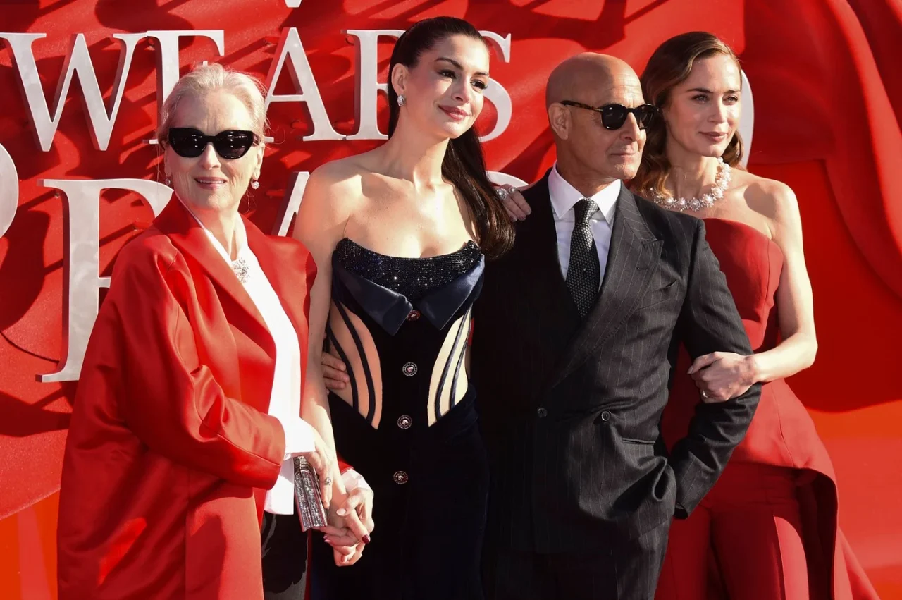 Мерил Стрип, Ен Хатавеј, Емили Блант и Стенли Тучи