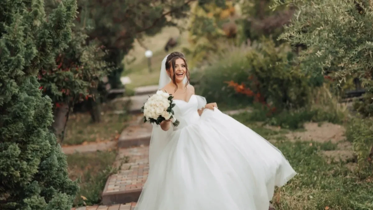 96750_mlada-svadba-vencanje-shutterstock-2299305923_iff